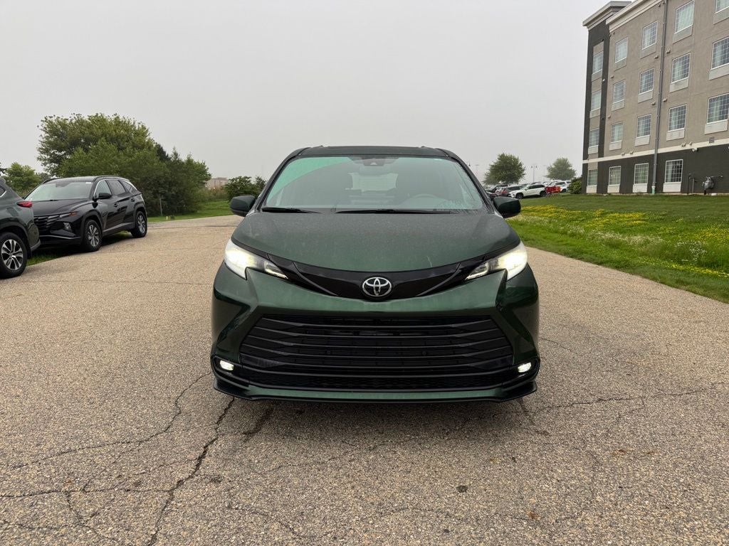 2026 Toyota Sienna Woodland Edition 7 Passenger