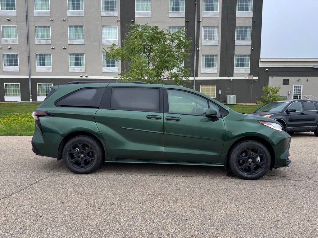 2026 Toyota Sienna Woodland Edition 7 Passenger