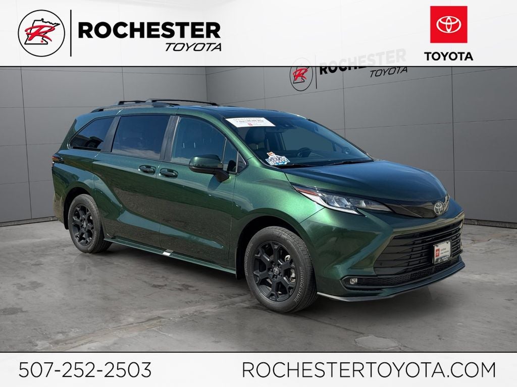 2025 Toyota Sienna Woodland Edition 7 Passenger