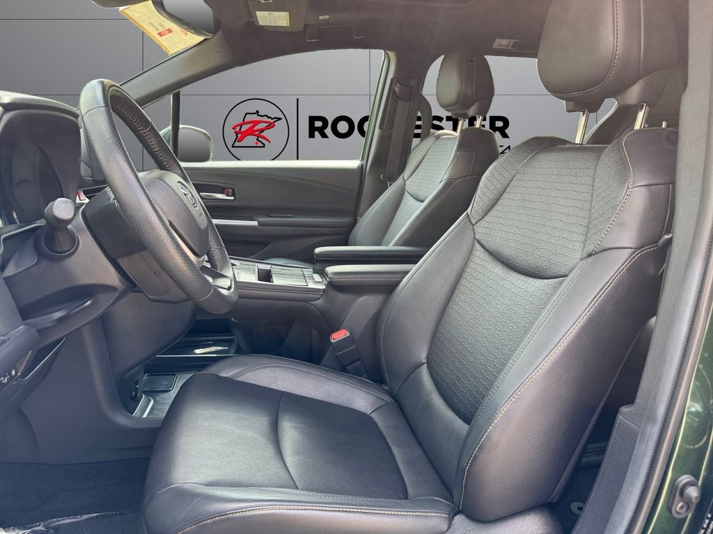 2025 Toyota Sienna Woodland Edition 7 Passenger