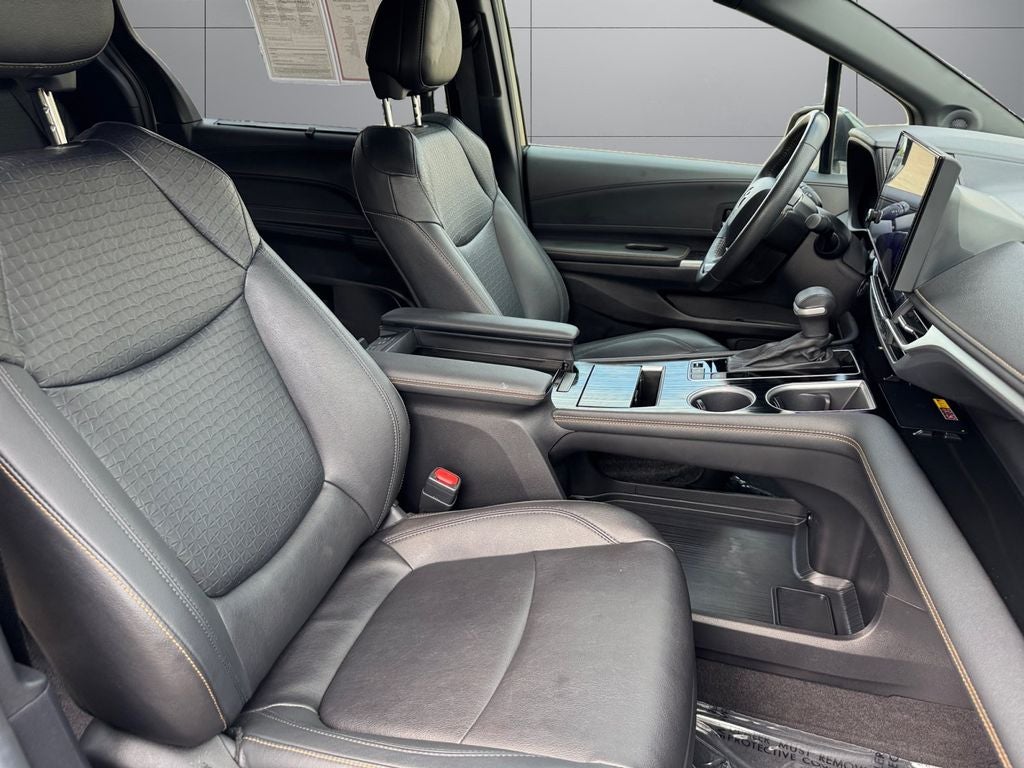 2025 Toyota Sienna Woodland Edition 7 Passenger