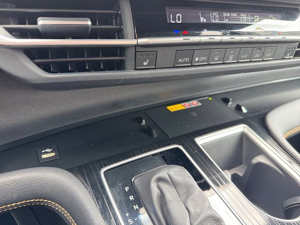 2025 Toyota Sienna Woodland Edition 7 Passenger