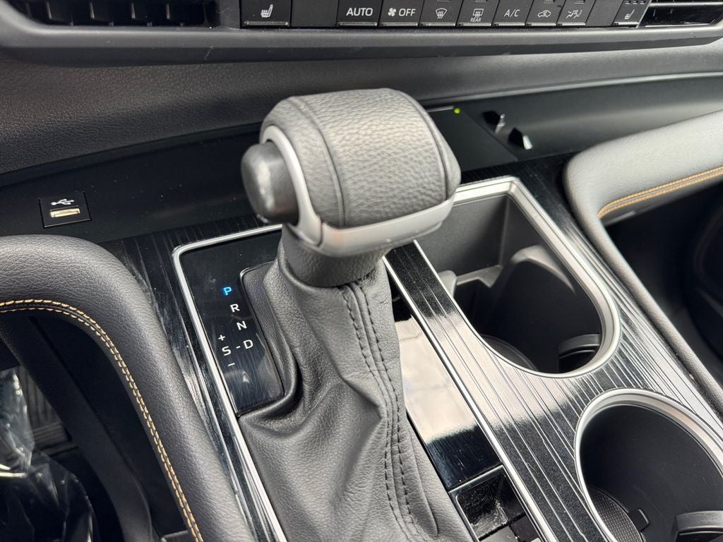 2025 Toyota Sienna Woodland Edition 7 Passenger