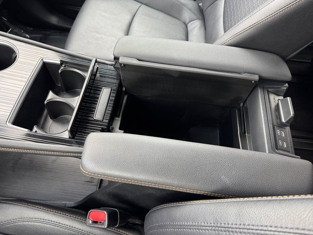 2025 Toyota Sienna Woodland Edition 7 Passenger