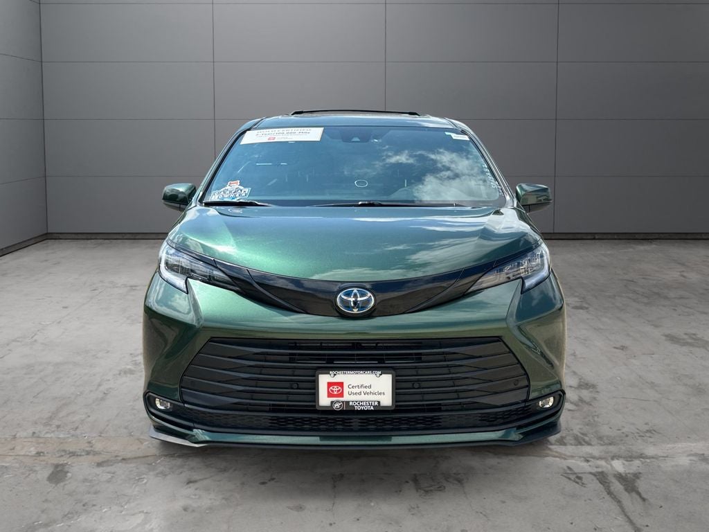 2025 Toyota Sienna Woodland Edition 7 Passenger