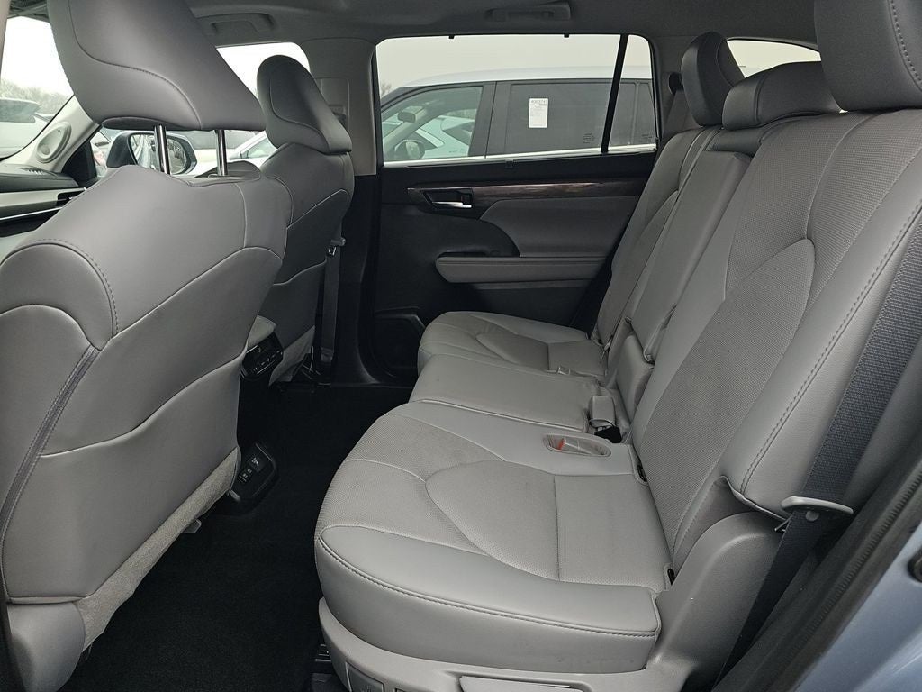 2021 Toyota Highlander Hybrid Limited AWD