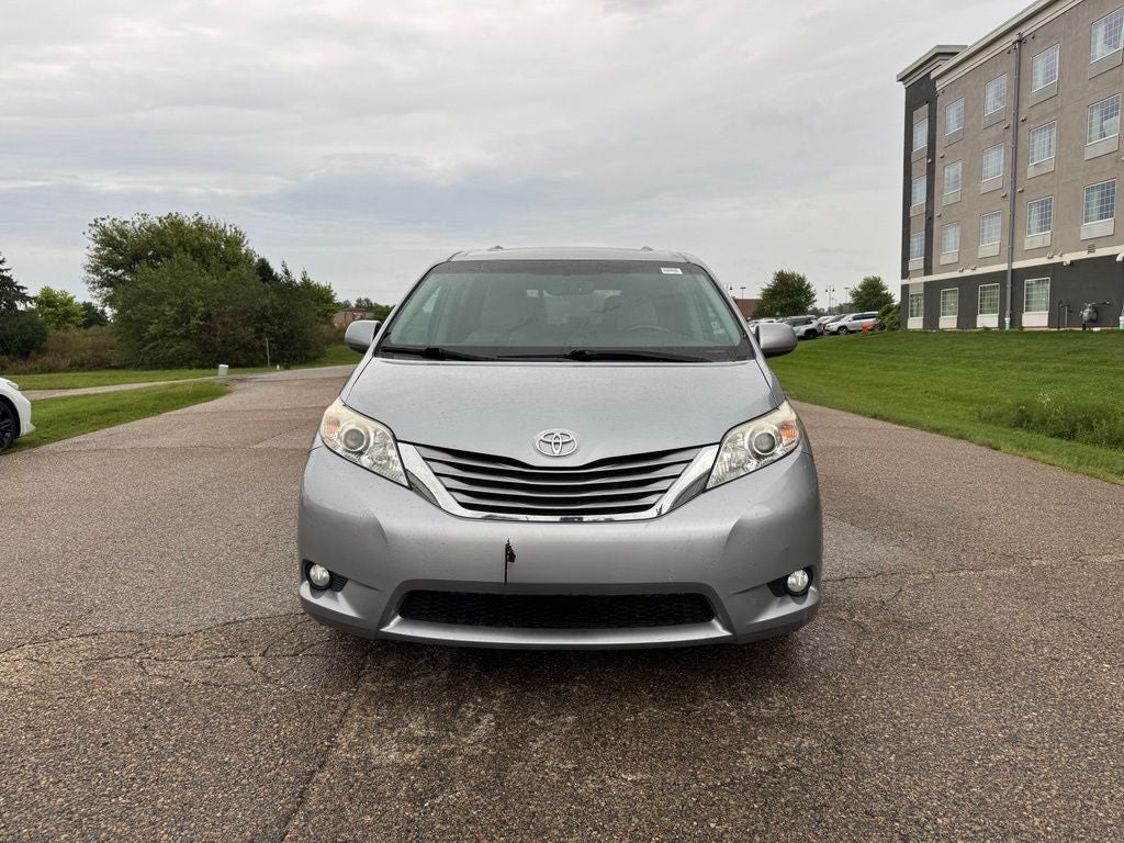 2016 Toyota Sienna XLE 7 Passenger