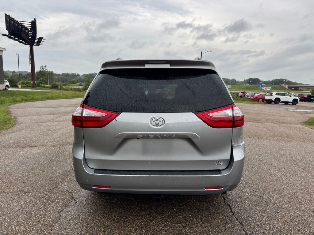 2016 Toyota Sienna XLE 7 Passenger