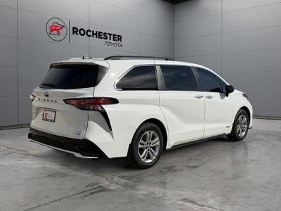 2021 Toyota Sienna XSE 7 Passenger