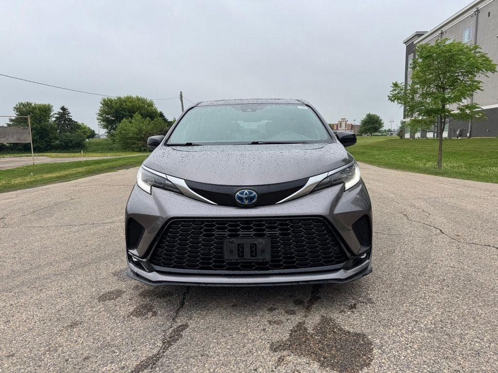 2022 Toyota Sienna XSE 7 Passenger