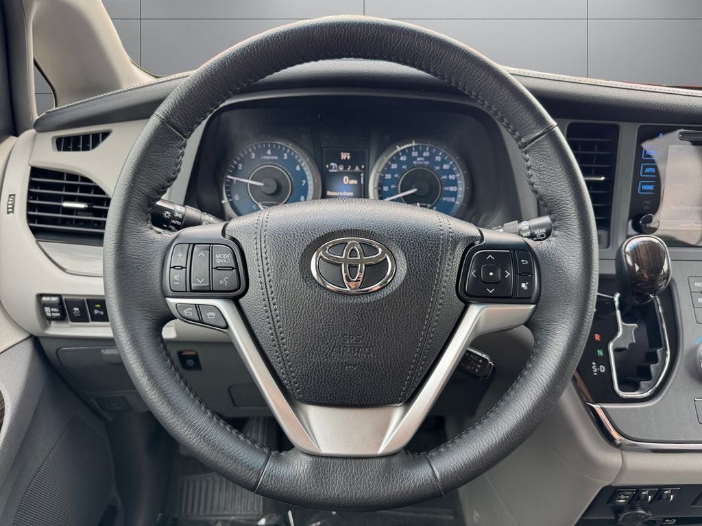 2017 Toyota Sienna XLE Premium 7 Passenger
