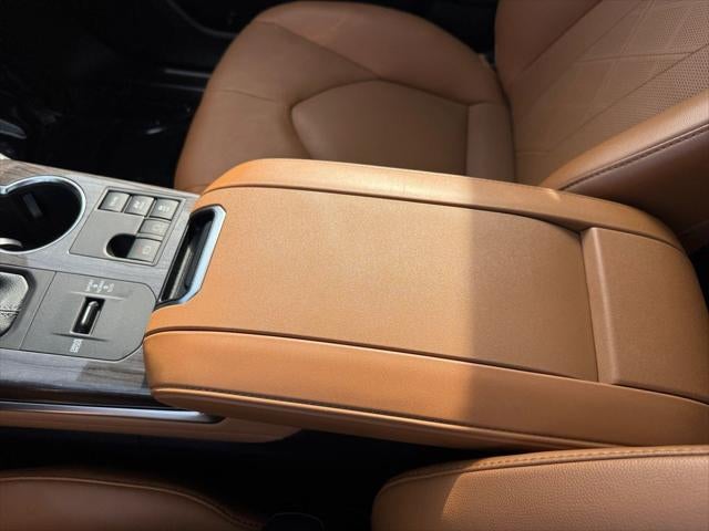 2023 Toyota Highlander Hybrid Platinum AWD