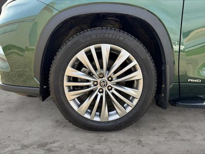 2023 Toyota Highlander Hybrid Platinum AWD