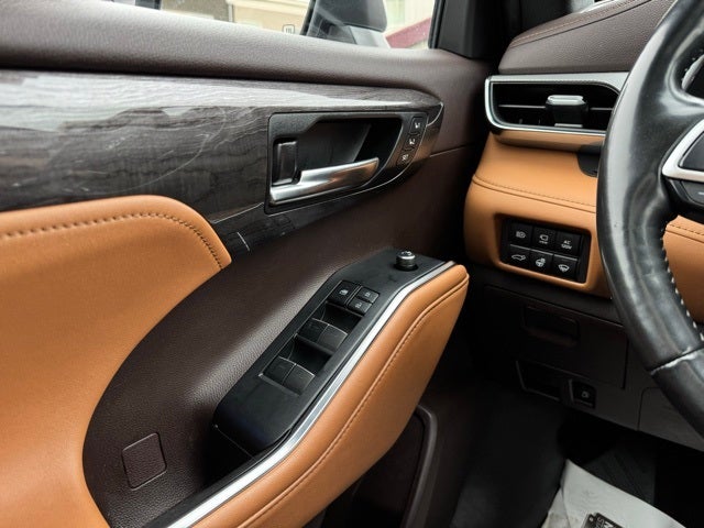 2022 Toyota Highlander Hybrid Platinum AWD