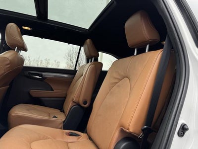 2022 Toyota Highlander Hybrid Platinum AWD