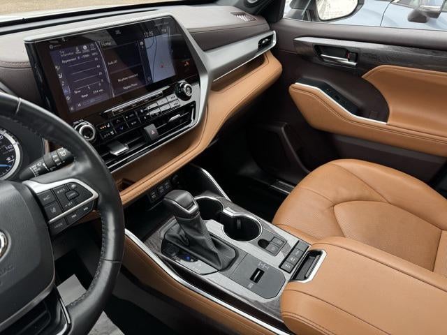 2022 Toyota Highlander Hybrid Platinum AWD