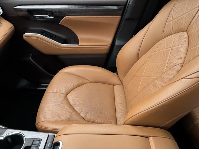 2022 Toyota Highlander Hybrid Platinum AWD