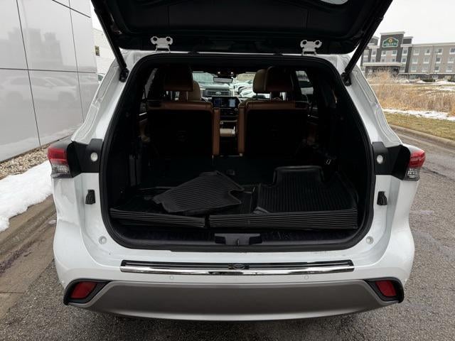 2022 Toyota Highlander Hybrid Platinum AWD