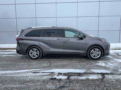 2021 Toyota Sienna Platinum 7 Passenger