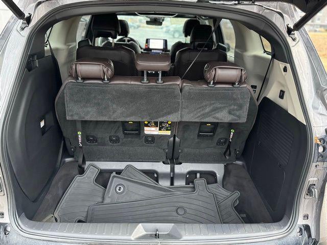 2021 Toyota Sienna Platinum 7 Passenger