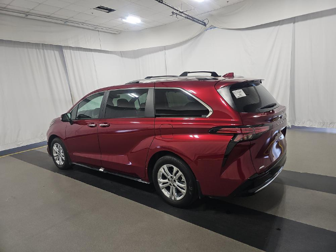2024 Toyota Sienna Platinum 7 Passenger