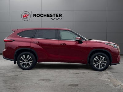 2022 Toyota Highlander Hybrid XLE AWD