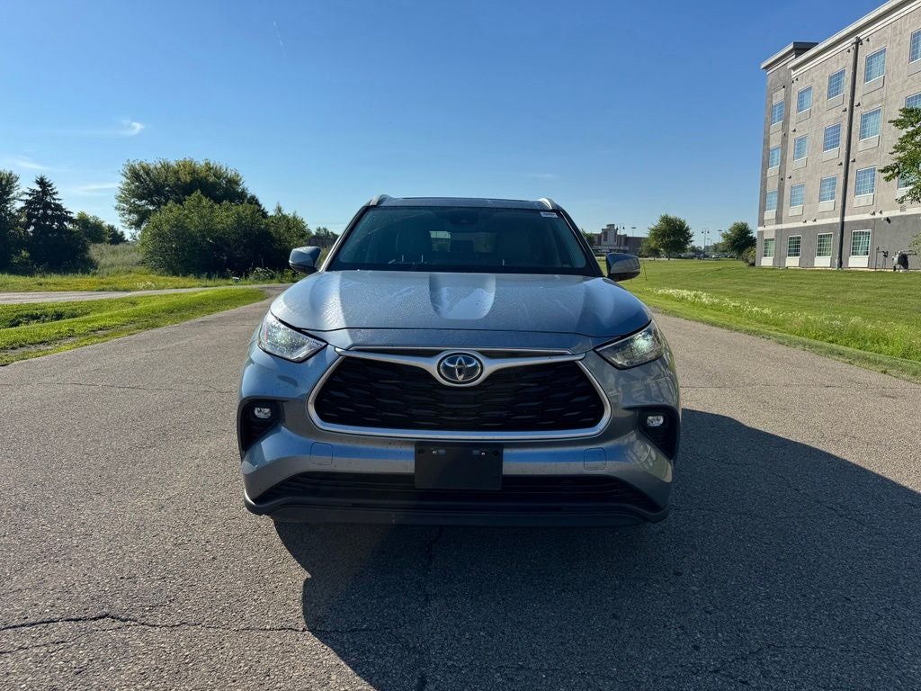 2022 Toyota Highlander Hybrid XLE AWD