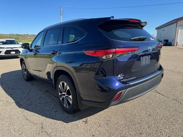 2022 Toyota Highlander Hybrid XLE AWD