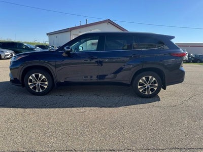 2022 Toyota Highlander Hybrid XLE AWD