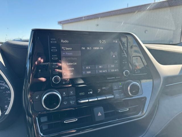 2022 Toyota Highlander Hybrid XLE AWD