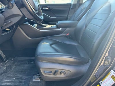 2022 Toyota Highlander Hybrid XLE AWD