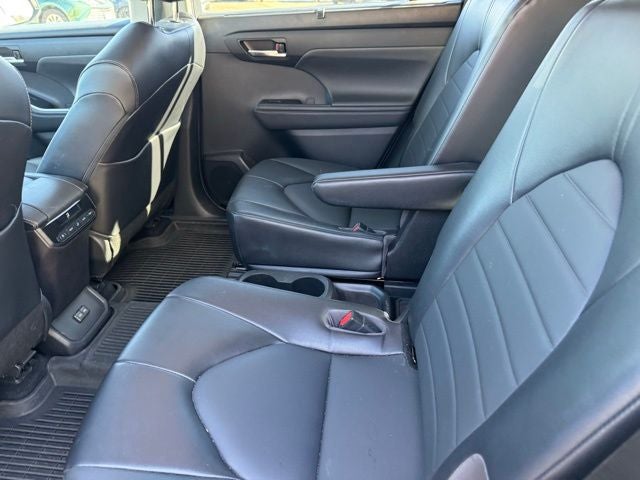 2022 Toyota Highlander Hybrid XLE AWD