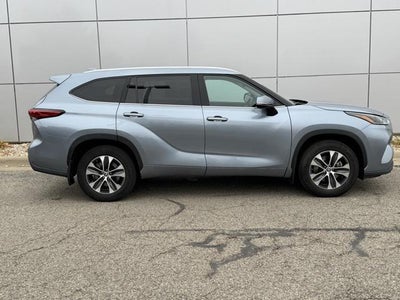 2022 Toyota Highlander XLE AWD