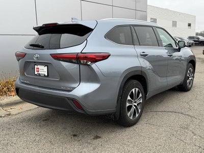 2022 Toyota Highlander XLE AWD