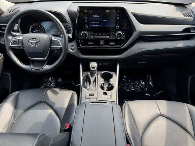 2022 Toyota Highlander XLE AWD