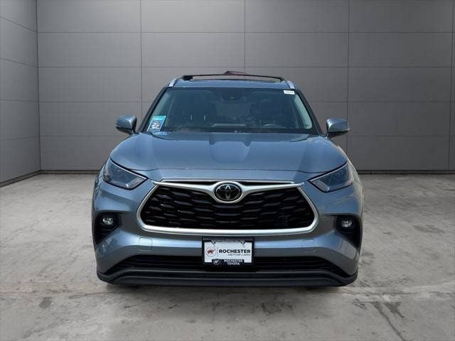2022 Toyota Highlander XLE AWD