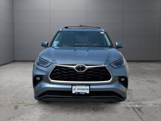 2022 Toyota Highlander XLE AWD