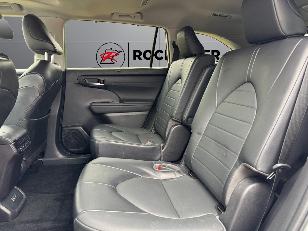 2022 Toyota Highlander XLE AWD