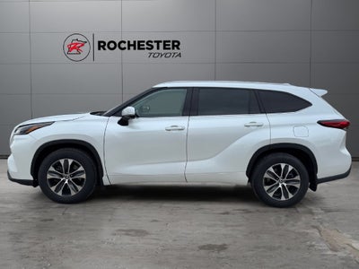 2022 Toyota Highlander XLE AWD