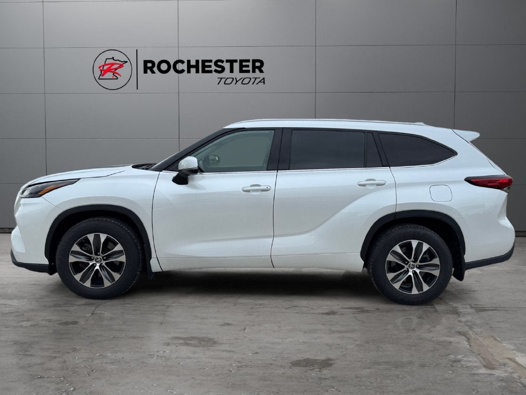 2022 Toyota Highlander XLE AWD