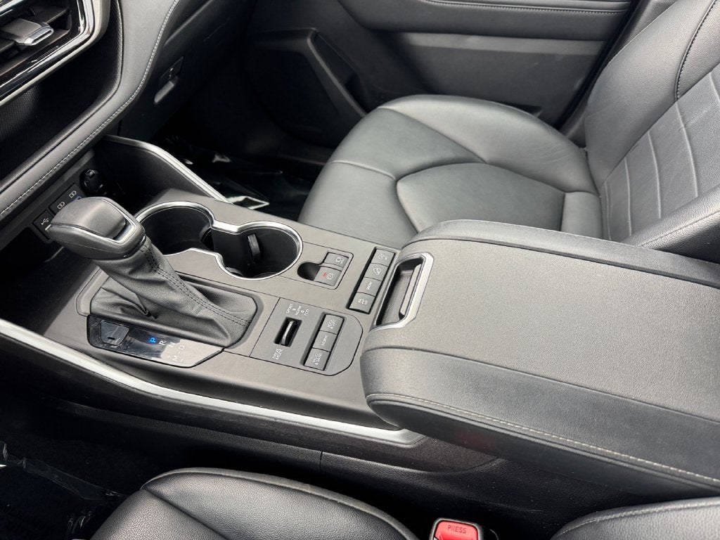 2022 Toyota Highlander XLE AWD