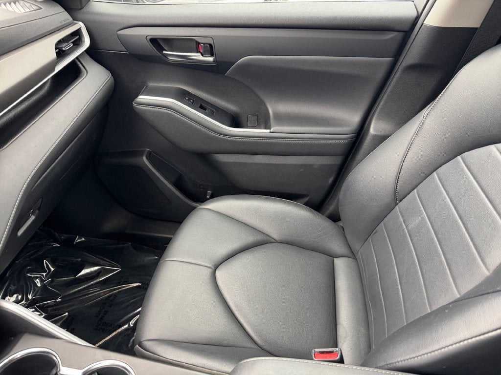 2022 Toyota Highlander XLE AWD