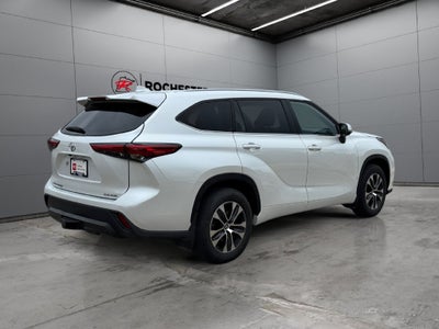 2022 Toyota Highlander XLE AWD