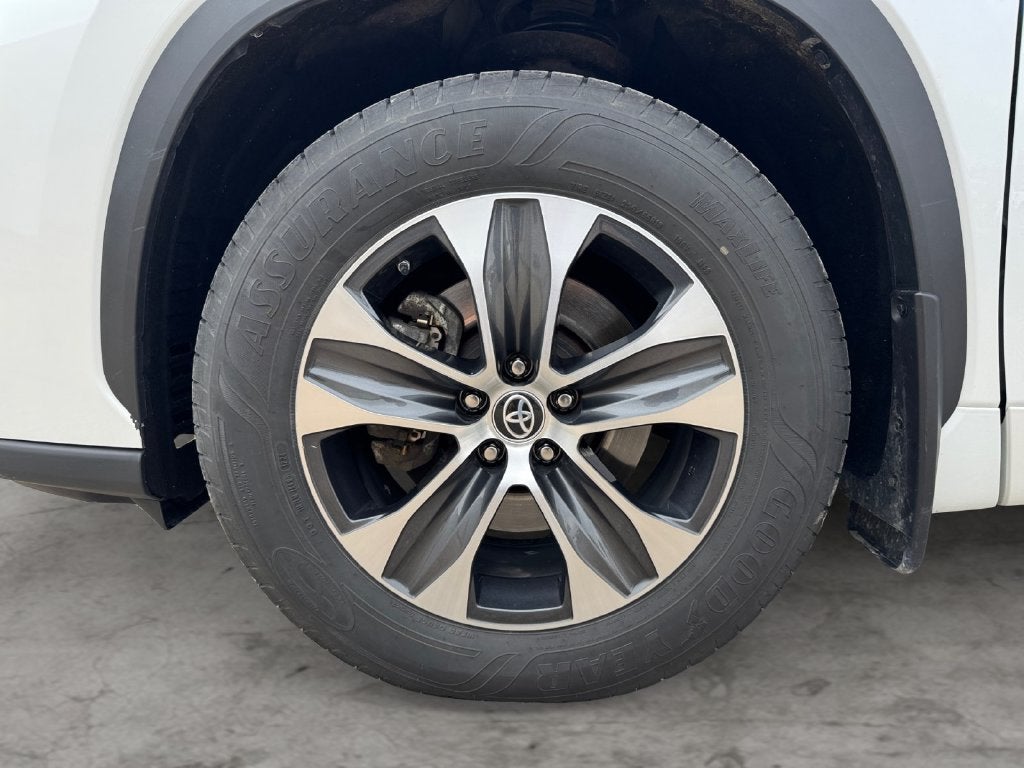 2022 Toyota Highlander XLE AWD
