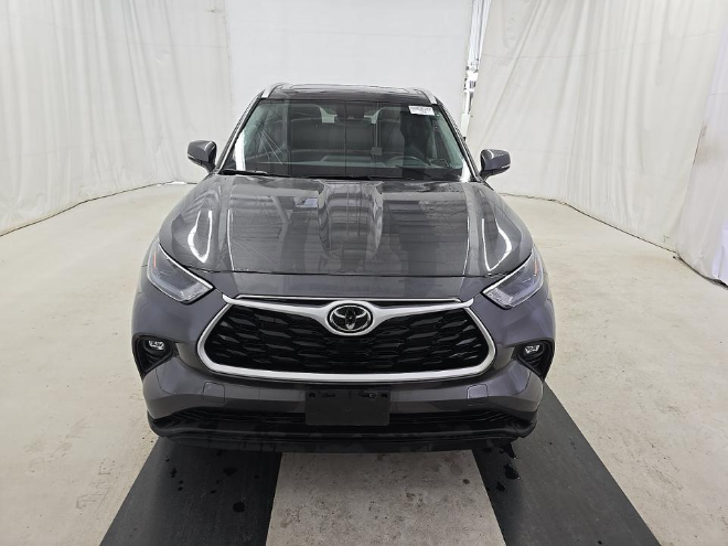 2022 Toyota Highlander XLE AWD