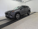 2022 Toyota Highlander XLE AWD