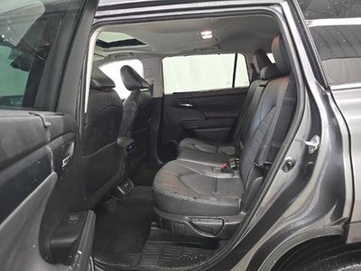 2022 Toyota Highlander XLE AWD