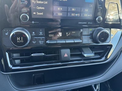 2022 Toyota Highlander XLE AWD