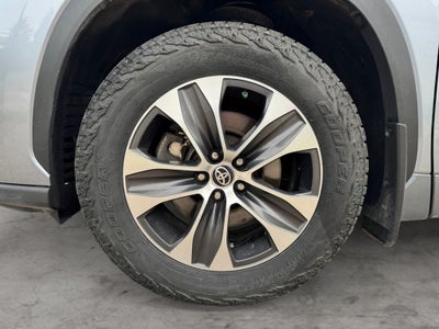 2021 Toyota Highlander XLE AWD