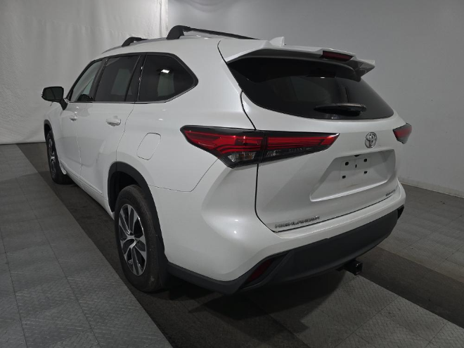 2022 Toyota Highlander XLE AWD
